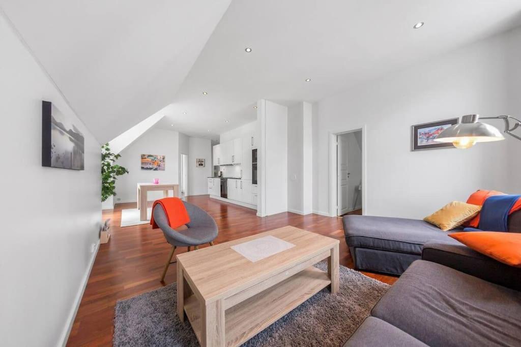 Penthouse By Brosundet, Free Parking Space Ålesund Buitenkant foto